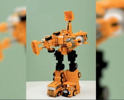 MINISO Variant Toy Jouet 5 in 1 of full into a big one TRANSFORMER Set New 2023