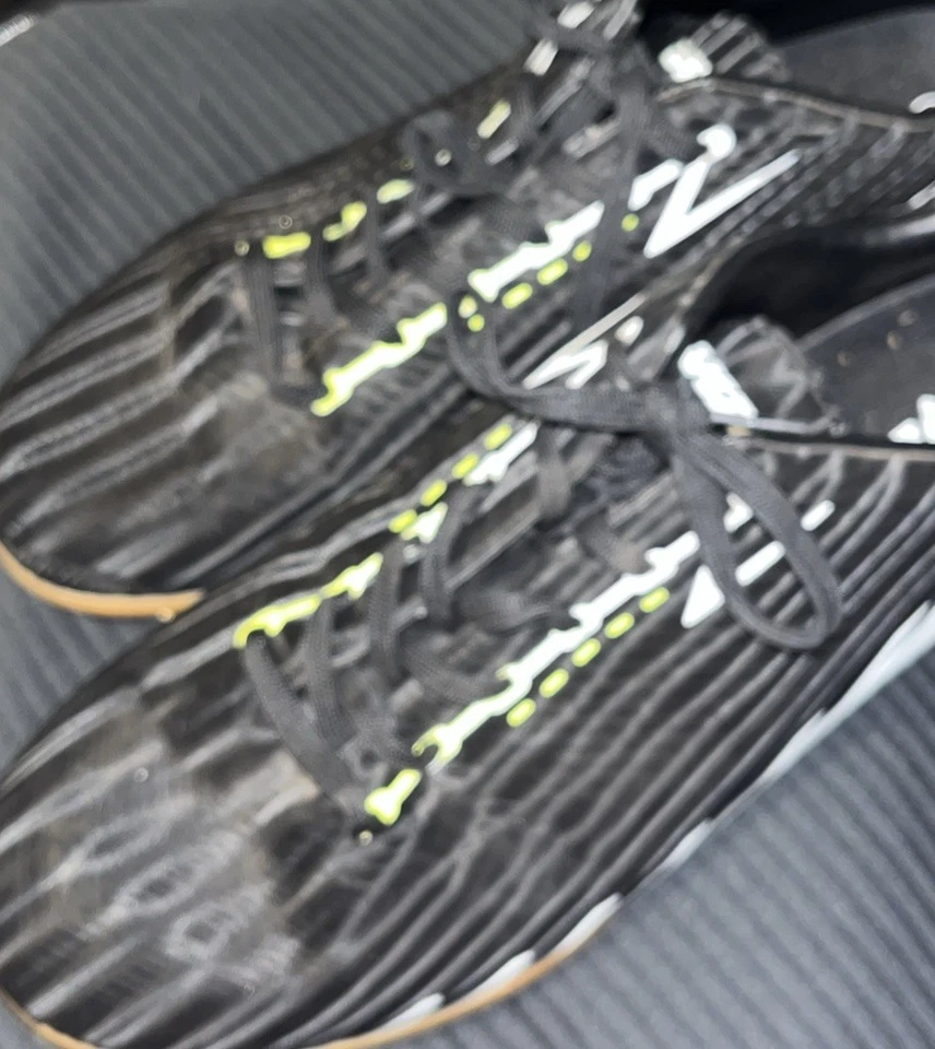 Vizari Men's 'Valencia' TF Turf Soccer Shoes (Black / White) uS size 13 - Image 2 of 4