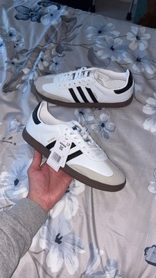 Adidas Samba schwarz-weiß in Gr. 44