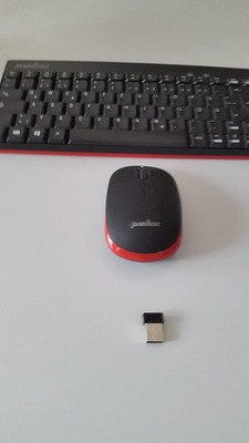 Perixx PERIDUO-712 QWERTZ Kabelloses Mini-Tastatur- und Maus Set - Schwarz/rot