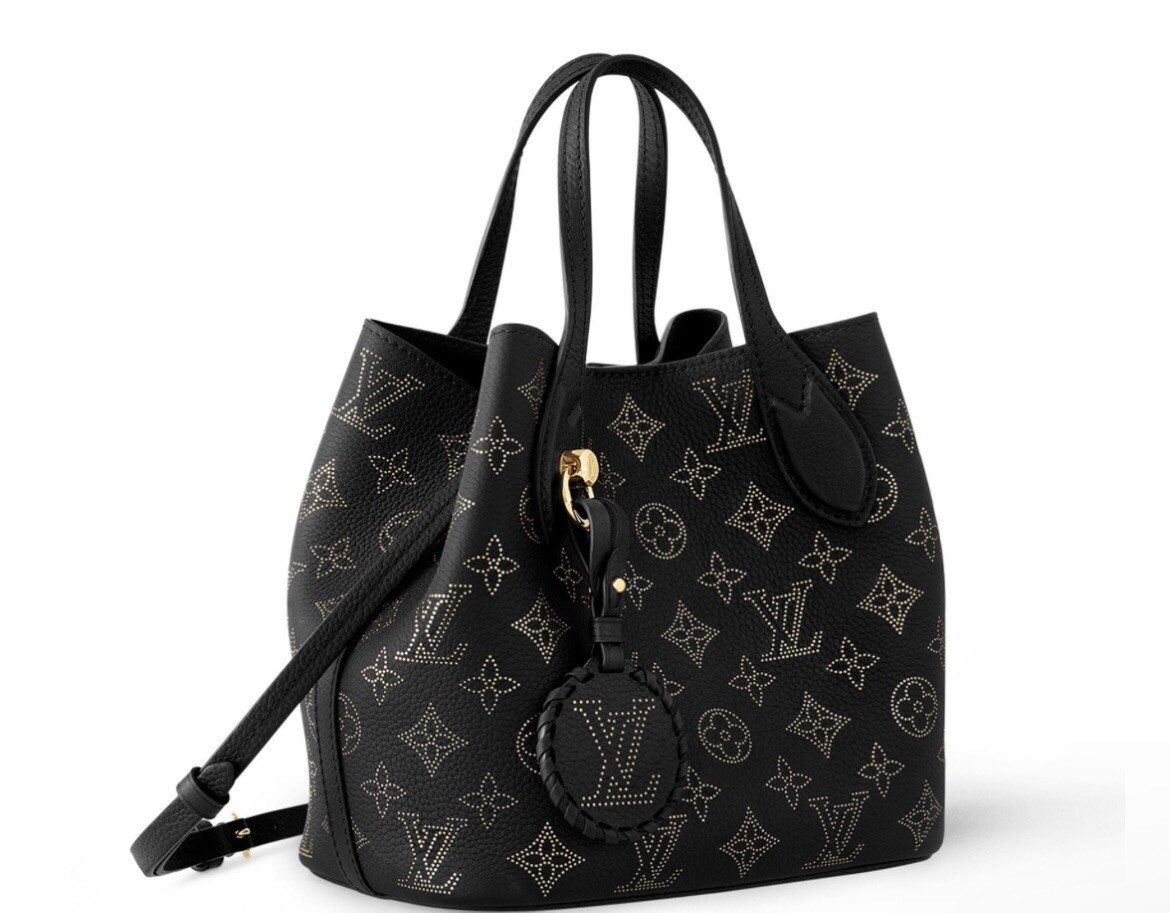 meeen さま❤︎購入専用枠❤︎ LOUIS VUITTON NOIR 6連 NEW Louis Vuitton Blossom PM Monogram Mahina Noir Black Gold
