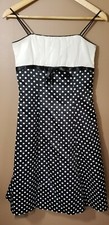 Vestido Zam Zam By Niki Livas Negro Blanco Talla 3 Juniors Usado en Excelente Condición Baile de graduación Formal Dama de honor