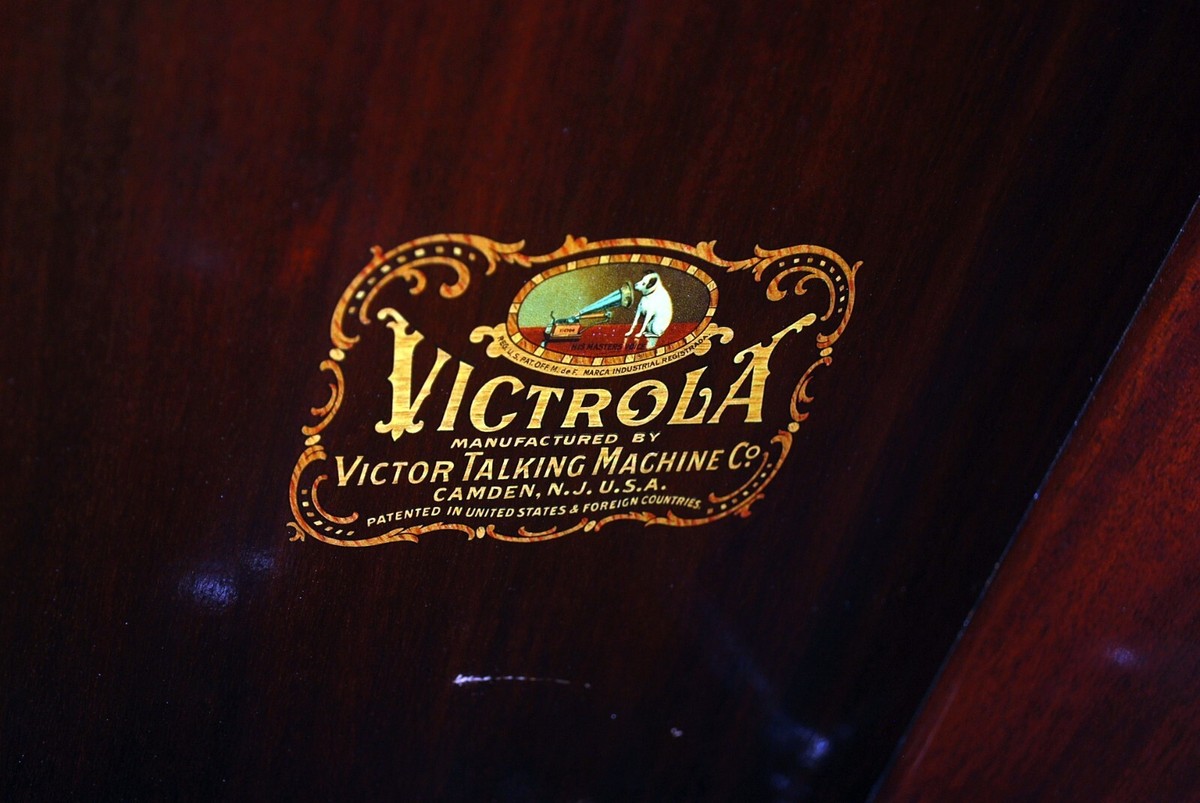 Antique VICTOR VICTROLA PHONOGRAPH VV-Xi TALKING MACHINE Record