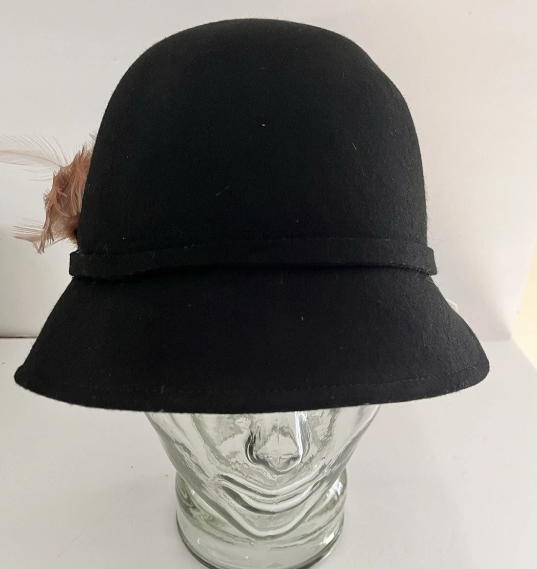 Elegant Black Women\'s Hat. 100% wool. Size small. Excellent condition. Black Womens Wool Felt Floral Veil Netting Feather Wide Brim  main image 4