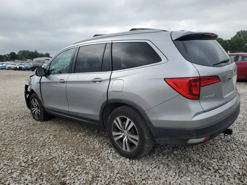 Guantera usada se adapta a: Honda Pilot Grade A 2016 Foto 3 de 4