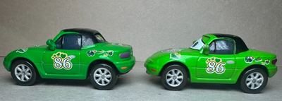Disney Pixar Cars Chick Fan Mia & Chick Fan Tia Fans Piston Cup