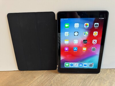 Apple iPad Air 1st Gen (MD786LL/A) - Wi-Fi Only - Space Gray