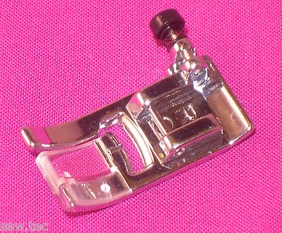 Zick Zack Fuß wie (J) Fuß 7MM passend für Babylock, Brother #XC3021051 (237)