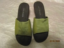 AEROSOLES open toe slippers