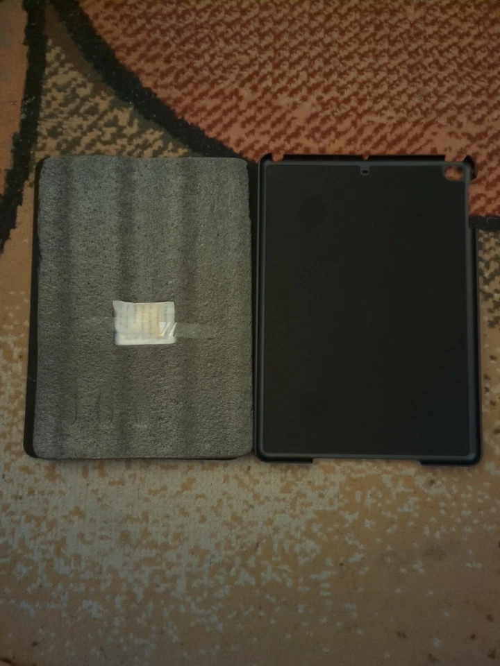 Solo Millennia Slim Case For iPad Air Gen 1 and Gen 2 - Image 4 of 4