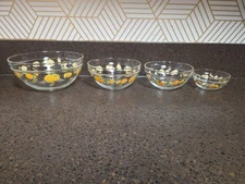 4 Nesting Bowls Flower Dute Sunflower Design Durable Heat Resistant 