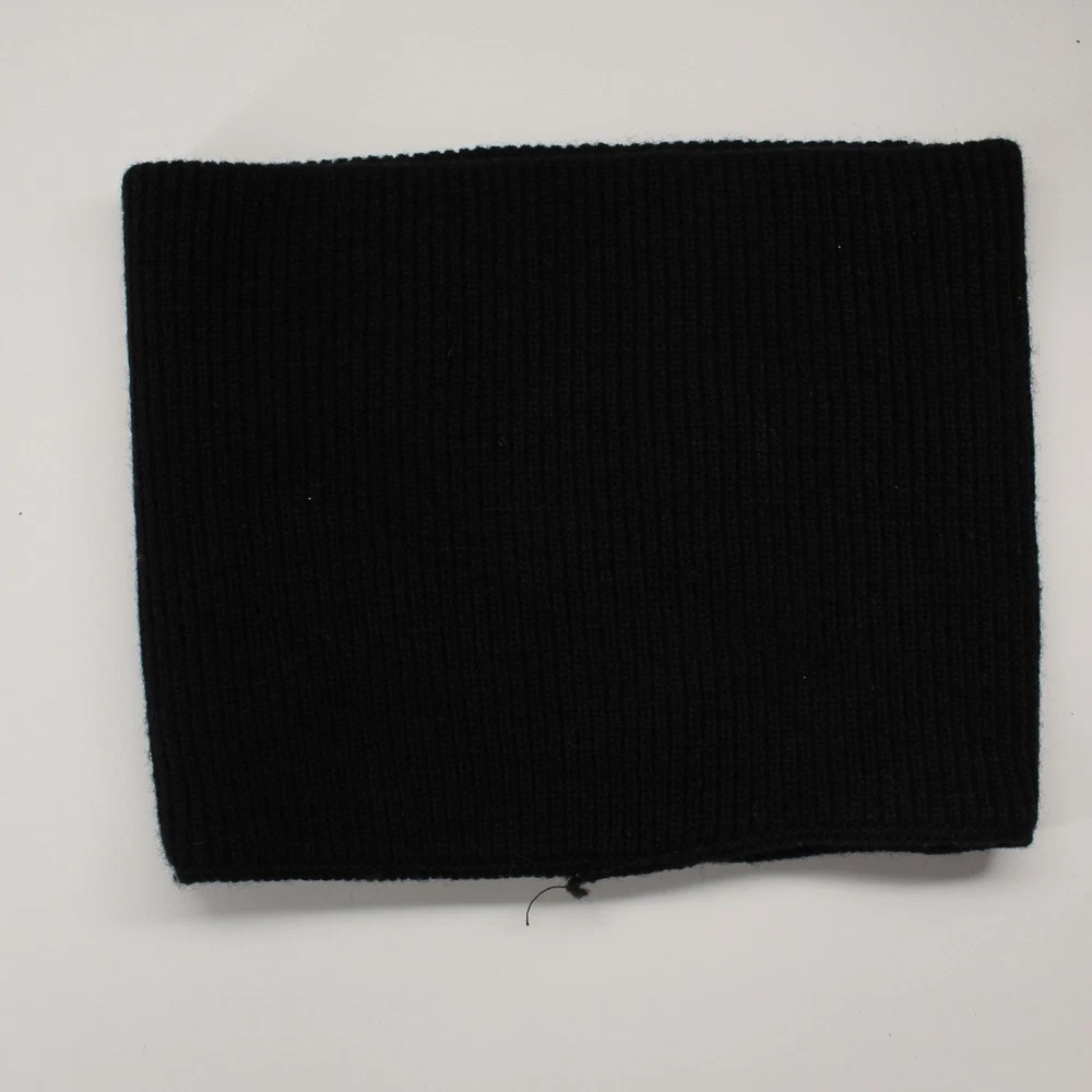Retro black vertical knit pattern winter neck warmer