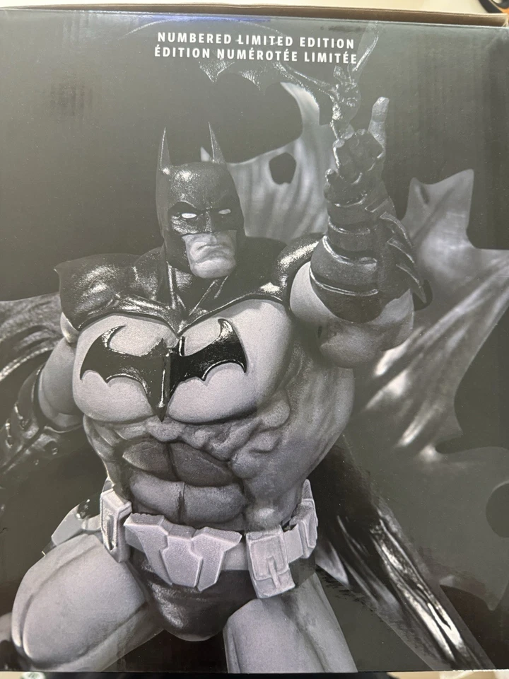 Бэтмен черно-белый Бэтмен (Фредди Э. Уильямс) 1/10 в серии/новый в коробке - Изображение 4 из 4