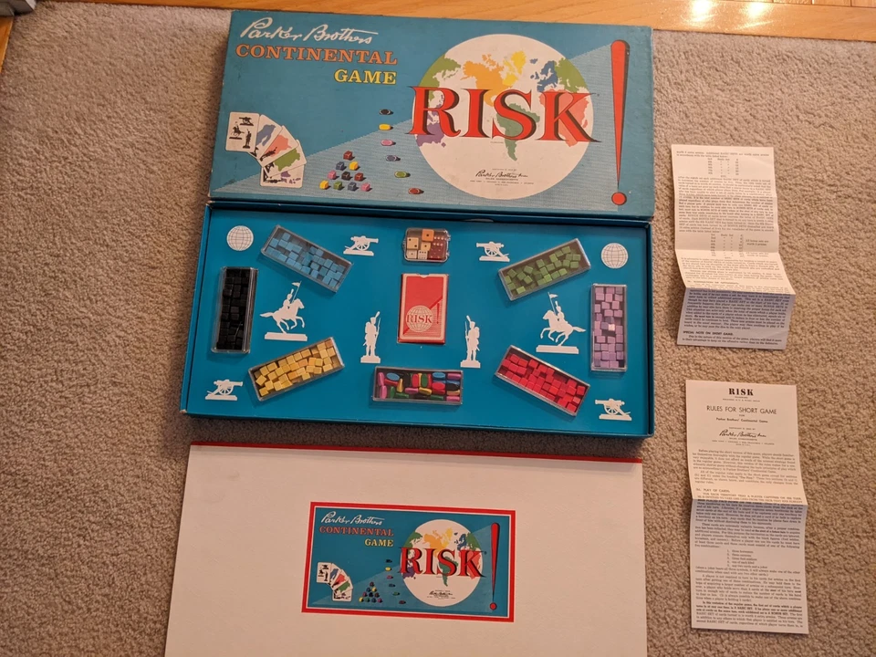 Juego de mesa RISK, 1959 primera edición original con piezas de madera y las 44 cartas.  Foto 2 de 4