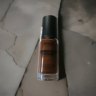 Catrice: Invisible Cover Foundation - Natural Matte Finish - 092C - 30 ml