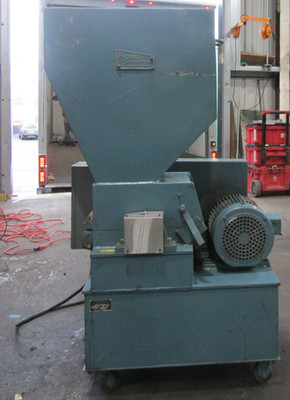   MOLDING SYSTEMS 7.5 HP PLASTIC GRANULATOR BELT-FED 230/460 VAC 3  912SPL