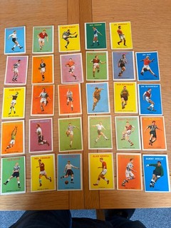 A&BC FOOTBALL 1959 QUIZ CARDS x 29 RED BACKS