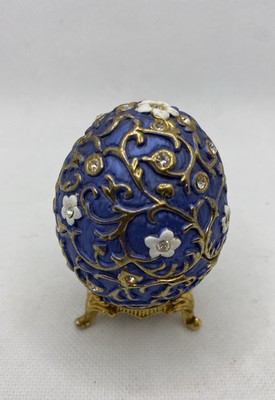 Vintage Rucinni Blue Egg Trinket Magnetic Closure