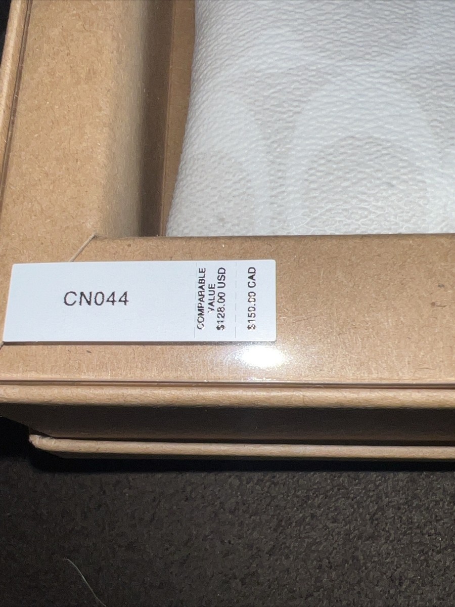 Coach Boxed Corner Zip Wristlet In Signature Canvas Glacier White  