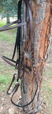 english hunter bridle with three piece snaffle