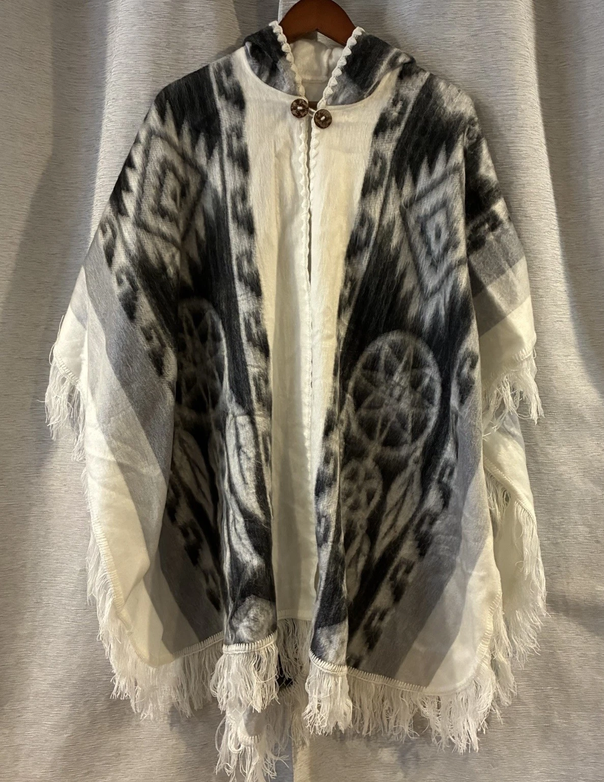Alpaca Wool Blend Poncho with Hood Gray And Cream One Size Western
Opens in a new window or tab