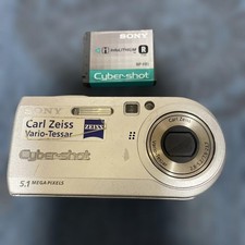 Sony Cyber-shot 5.1MP Compact Digital Camera Carl Zeiss Lens Untested