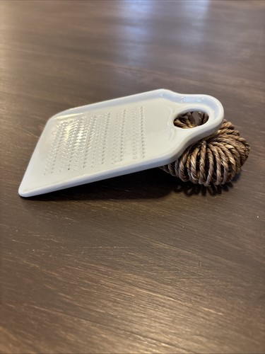 Vtg Porcelain Hand Grater 5¼" X 3½" Textured. Ginger Garlic Parmesan Citrus - Picture 6 of 6