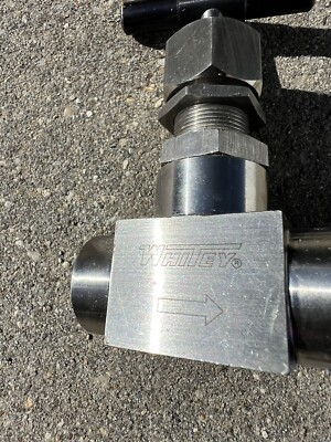 Whitey Swagelok Stainless Steel Integral Bonnet Needle Valve,  1/2'' NPT, SS-7VF8