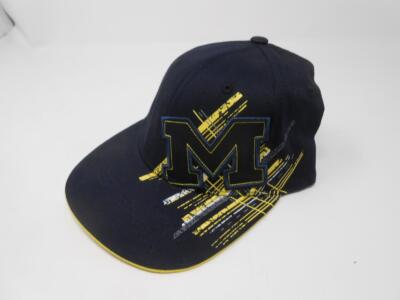 New Licensed  Michigan Wolverines RETRO Remix Flexfit Hat Size M/L B96