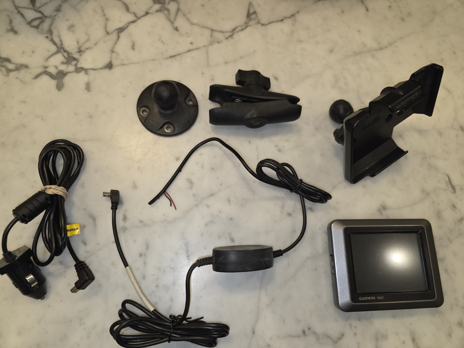 Garmin Nuvi Automotive GPS Unit with Car Charger & Mount Accessories bundle 