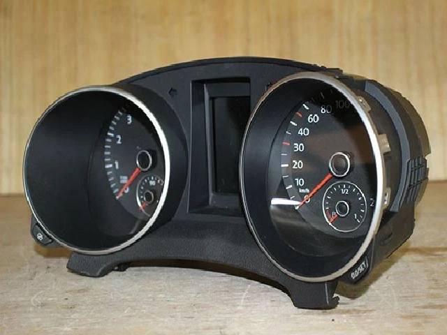 Приборные панели 2011 Volkswagen Golf 5K0920872 - Изображение 3 из 4