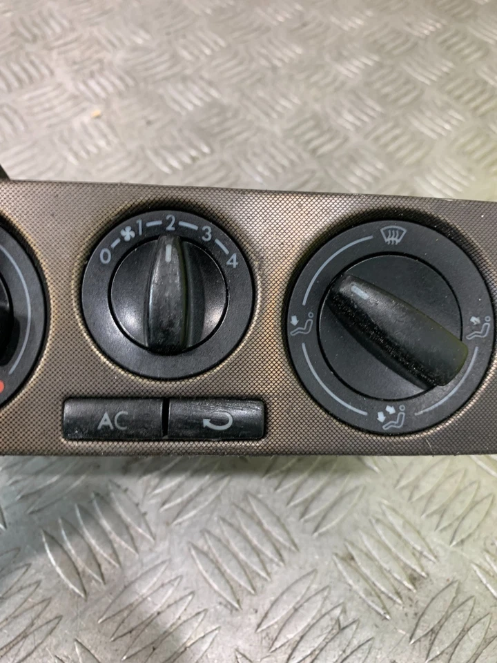 Volkswagen Golf 2003 panel de control climático #2 Foto 2 de 4