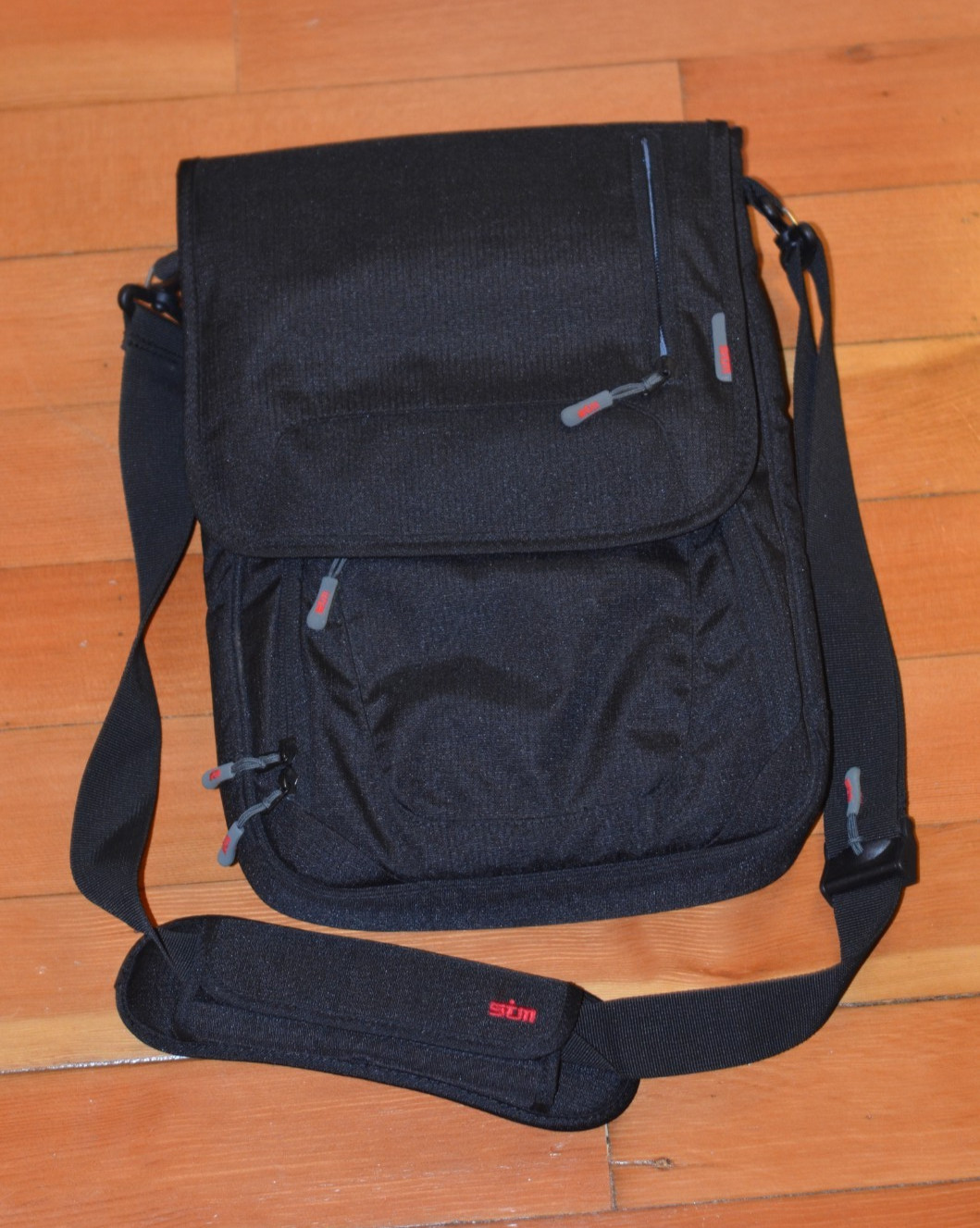 STM laptop bag 15x10