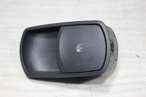 Fensterheberschalter Vorne Rechts 13189333 / 315625731 Opel Corsa D Bj,07