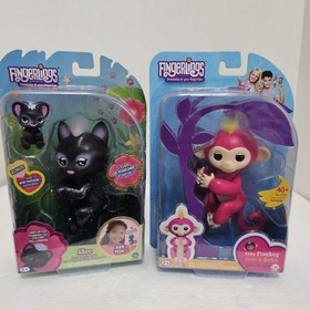 Fingerlings Allec The Purrrfect Panther Interactive Playset with Mini Cub+Monkey