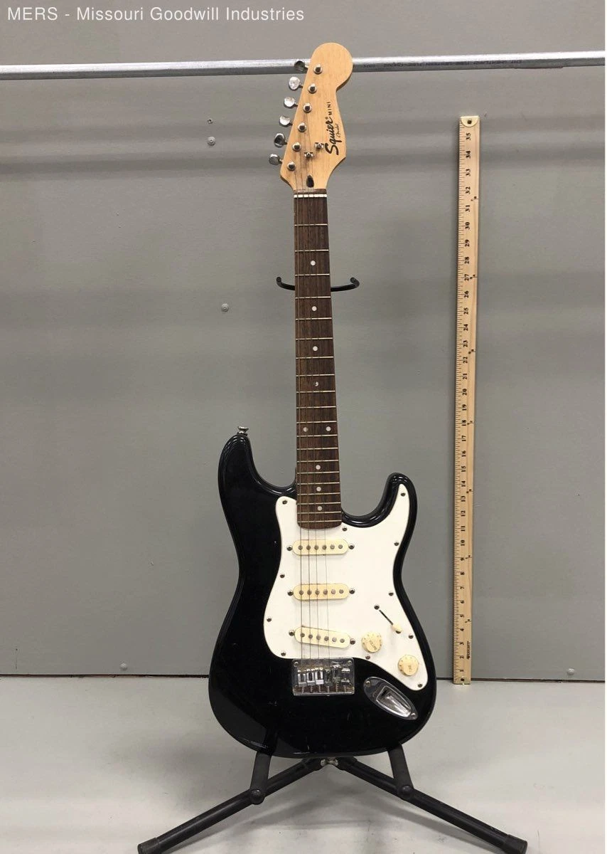 Preços baixos em Fender Squier Stratocaster | eBay