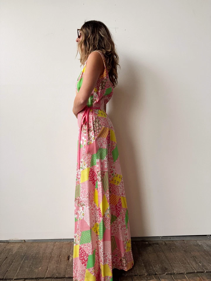 Maxi Vestido Ruth Chagnon Años 60 Estampado Patchwork Corbata Lateral (M) Foto 3 de 4