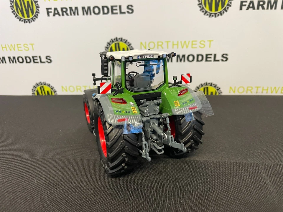 WIKING 1:32 SCALE FENDT 728 VARIO TRACTOR WITH FRONT WEIGHT - Image 3 of 4