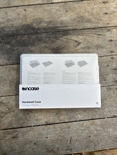 Incase - Hard shell Dot Case for the MacBook Pro 16" 2021 - Clear