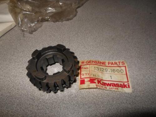 NOS Kawasaki 1983 1984 KDX250 21T Top Output Gear 13129-1600 - Picture 1 of 1