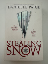 Stealing Snow - Danielle Paige