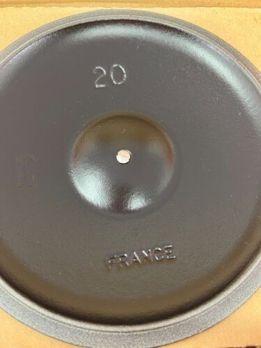 Le Creuset Cocotte Every 20 Rice Pot 20cm 2.8L Cast Iron Fig Gold knob Japan NEW - Picture 15 of 18