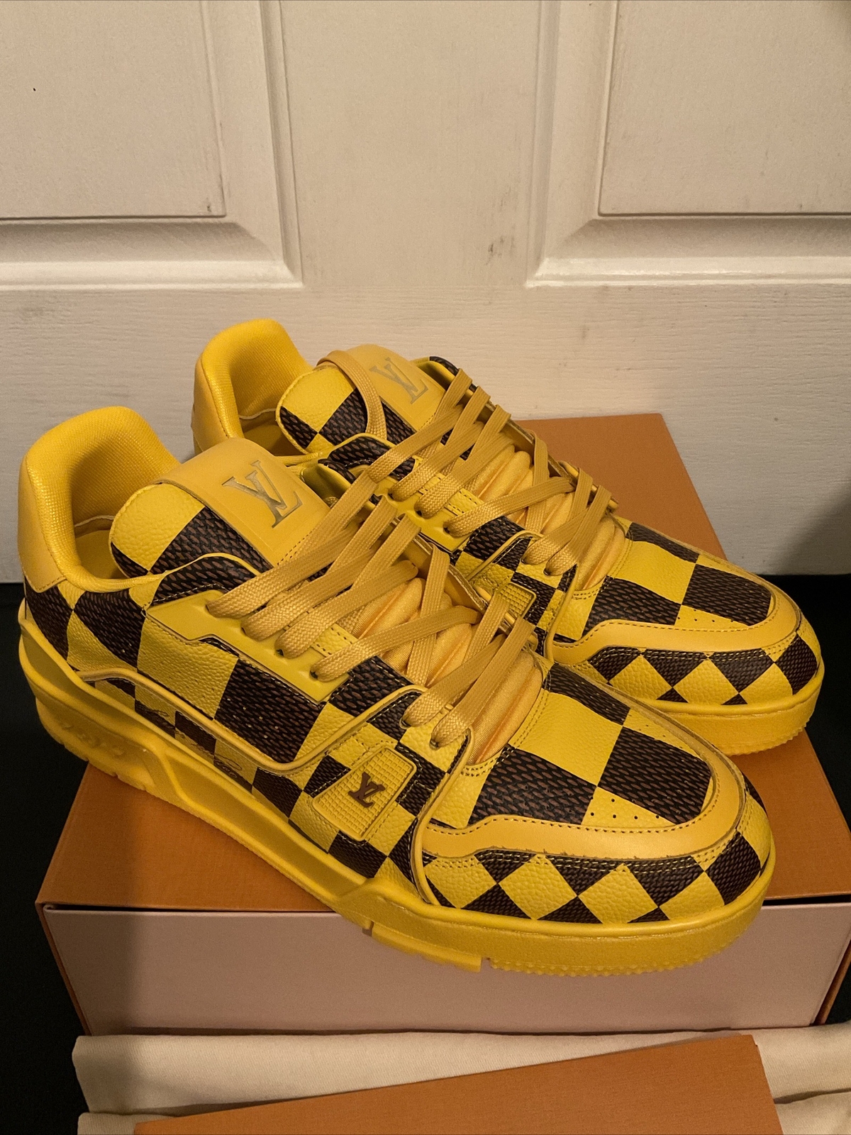 LV  Pharrell  Yellow Trainers Size 7.5uk image 9
