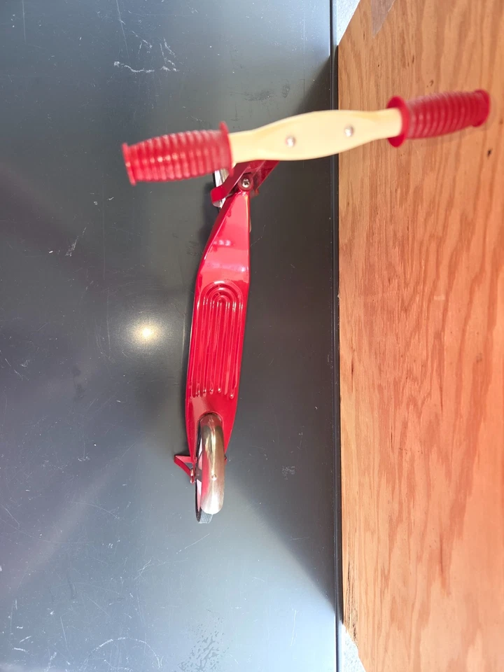 Radio Flyer Miniatura Kick Scooter Decoración 12 pulgadas Mini Juguete Foto 2 de 4