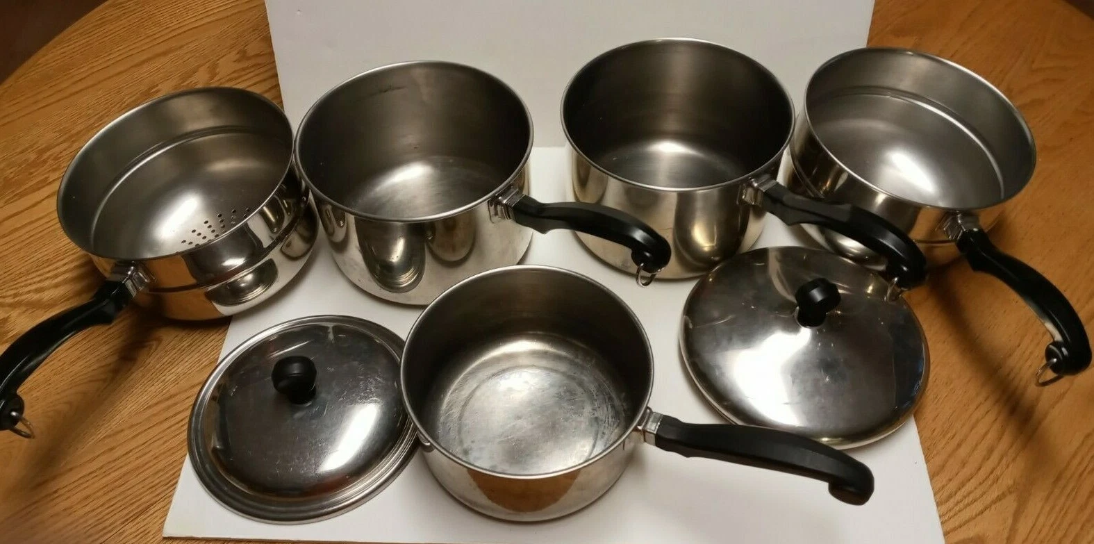 Faberware 2 - 2 1/2 Quart Pots 1 Quart Pot- 7 Piece Lot 3 Pots, 2 Lids, Strainer