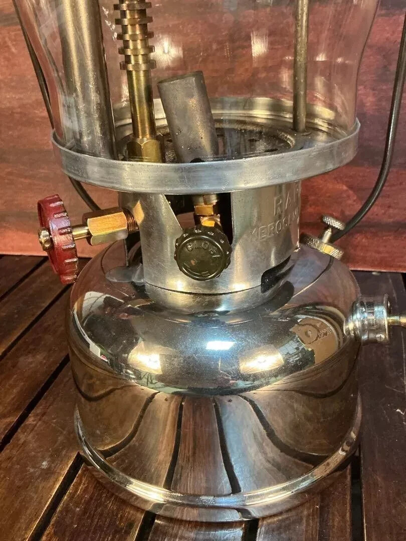 vintage Coleman 238B Canada Kerosene Lantern, 1951/12 production