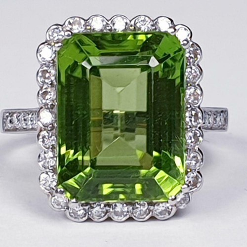 Transparent Green Emerald Cut 9.30CT Peridot With White CZ Halo Fabulous Ring - Picture 2 of 6
