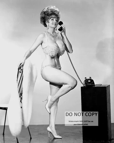 TEMPEST STORM ACTRESS AND BURLESQUE PERFORMER - 8X10 PUBLICITY PHOTO (BT-251)