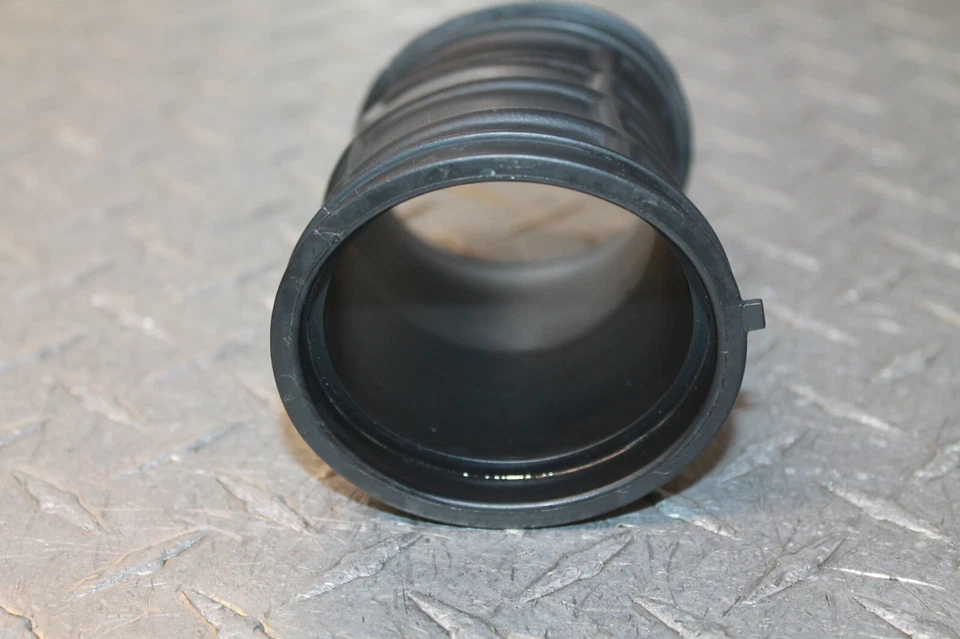 01 Suzuki Savage 650 Boulevard S40 进气管 原始设备制造商 — 第 4/4 张图片