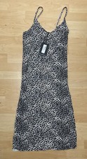 Pretty Little Thing  Leopard Print Double Side Split Dress